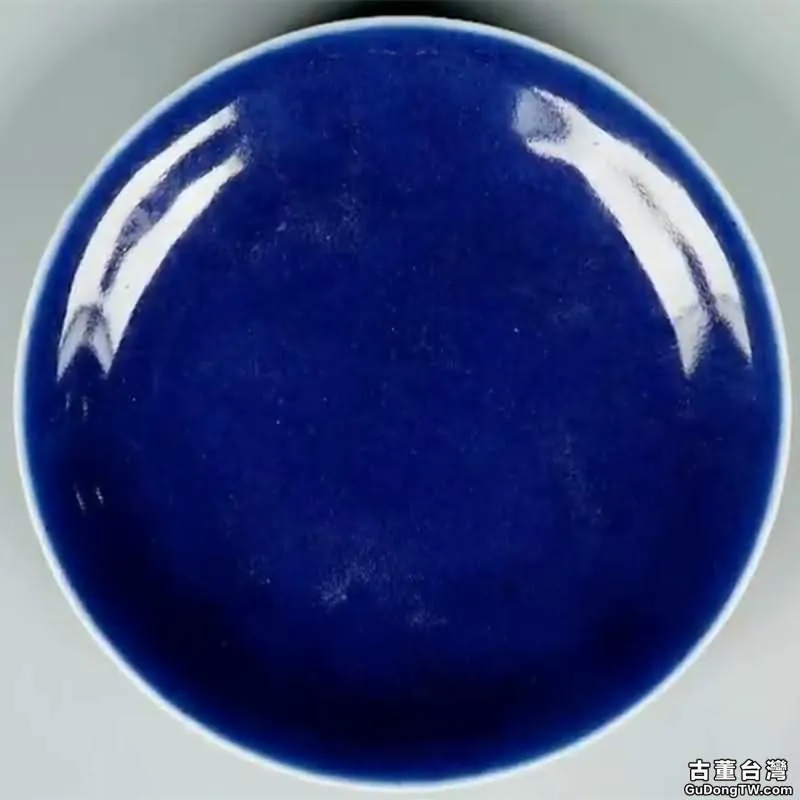 清中期霽藍釉盤能值多少錢？