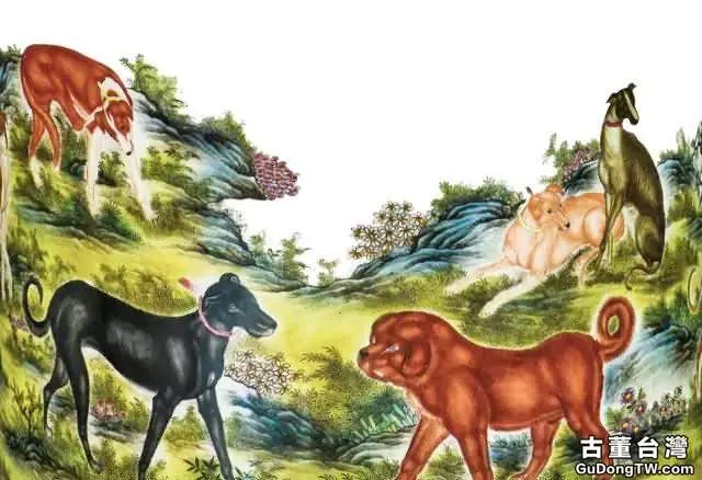 乾隆 粉彩描金塑貼洋犬山川紋溜肩瓶