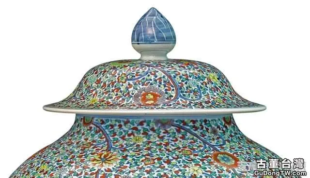 乾隆 粉彩纏枝蓮紋蓋罐