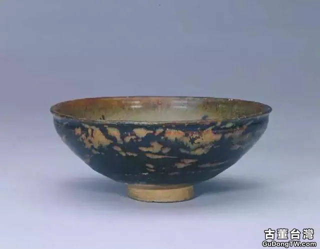 吉州窯瓷器的裝飾絕技：剪紙貼花