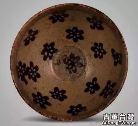 吉州窯瓷器的裝飾絕技：剪紙貼花