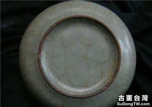 南宋官窯瓷器的特徵與鑒賞