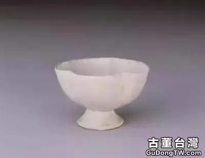 高足杯:元代瓷器中最流行的器型