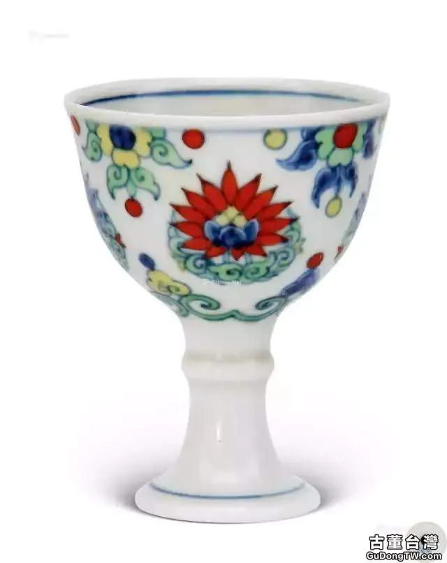 高足杯:元代瓷器中最流行的器型