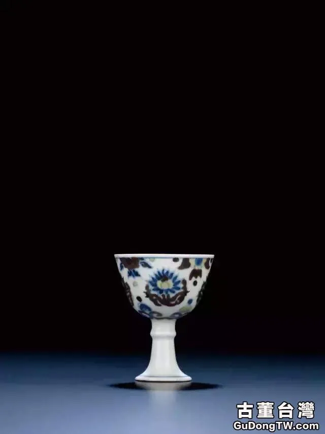 高足杯:元代瓷器中最流行的器型