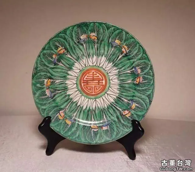 廣彩：廣州地區釉上彩瓷藝術