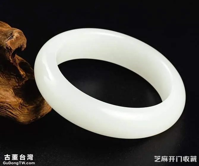 佩戴羊脂玉手鐲的好處有哪些 怎麼鑒別真假