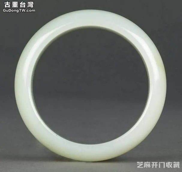 佩戴羊脂玉手鐲的好處有哪些 怎麼鑒別真假