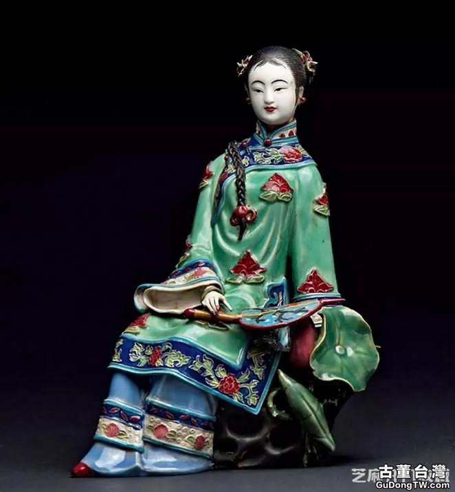 清朝景德鎮官窯瓷塑為什麼價值並不高