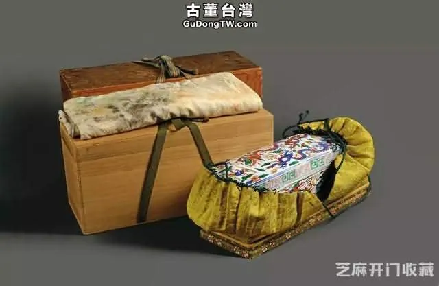 日本山中商會舊藏明萬曆青花五彩雙龍戲珠紋蓋盒亮相上海匡時春拍
