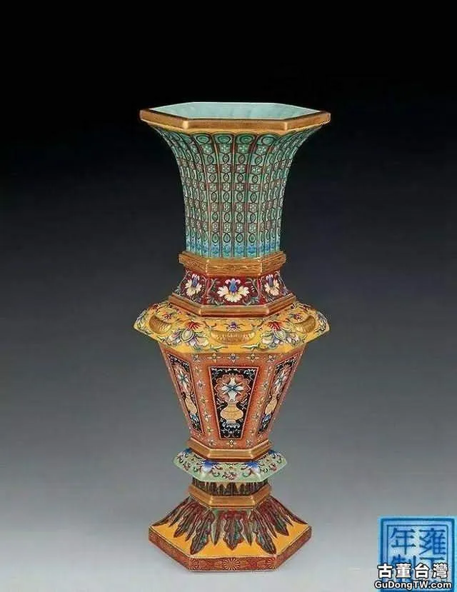 中國最奇怪的瓷器器形——花觚