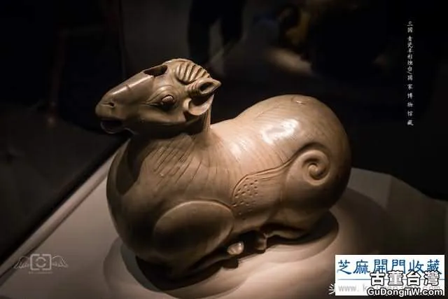 實拍中國國家博物館精品文物之三國青瓷羊形燭台