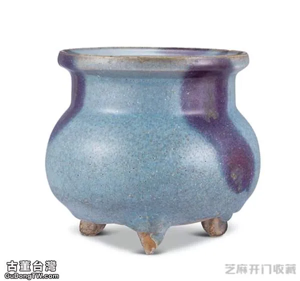 藍釉三足香爐都有哪些特點