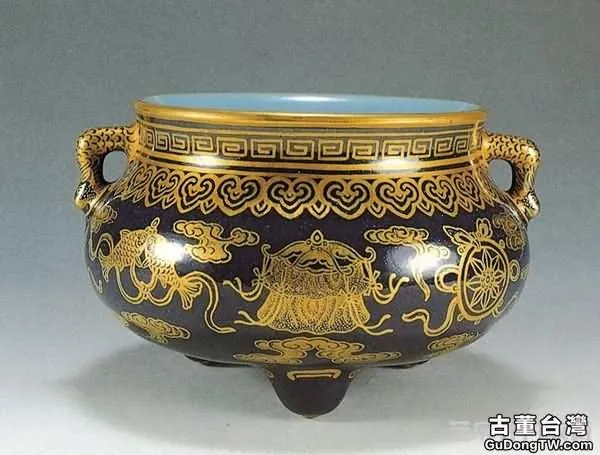 藍釉三足香爐都有哪些特點
