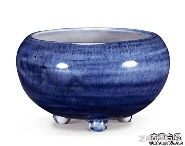 藍釉三足香爐都有哪些特點