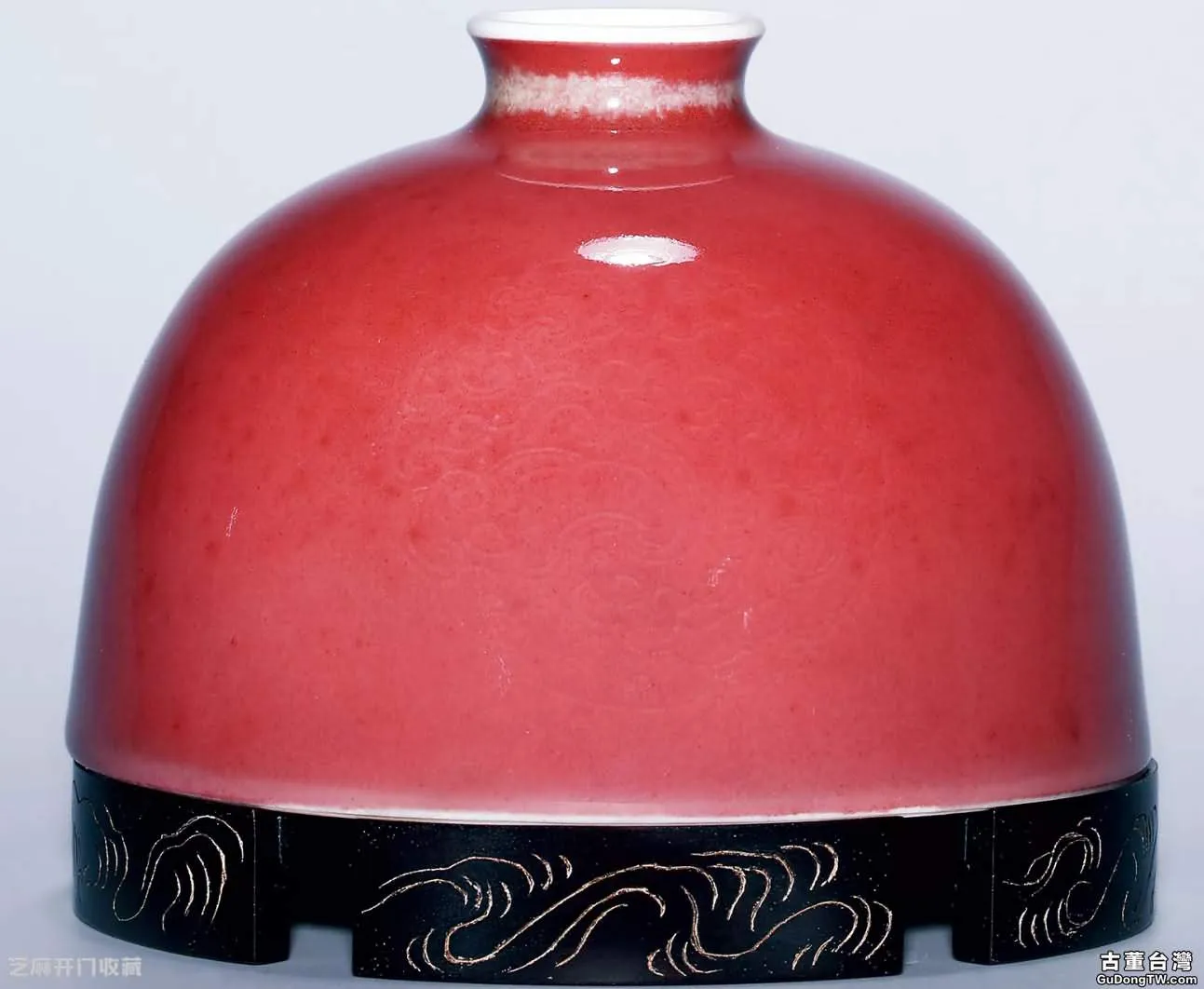 清朝豇豆紅瓷器有什麼特點特徵