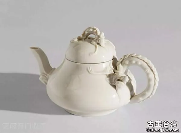 白瓷壺用來泡這些茶  飲茶實在是一種樂趣