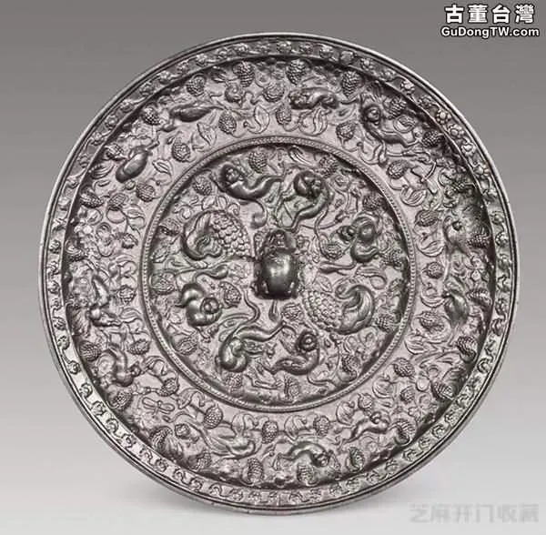 唐代海獸葡萄紋銅鏡