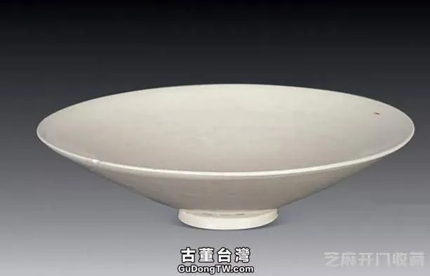 宋代定窯斗笠碗的特點