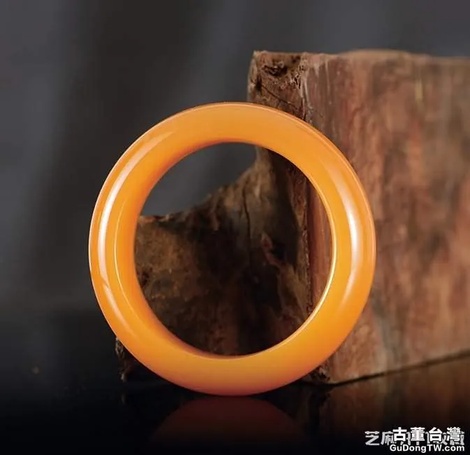挑選黃龍玉手鐲的三大技巧 個個重要