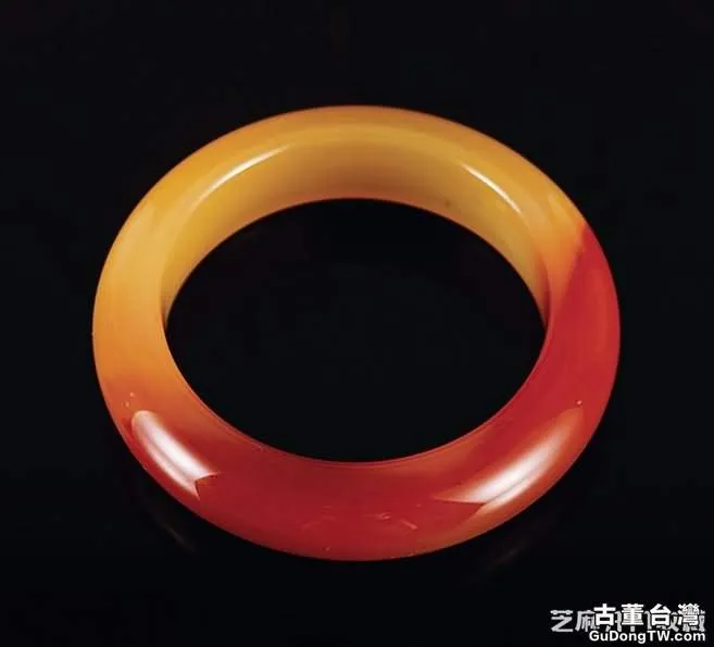 挑選黃龍玉手鐲的三大技巧 個個重要