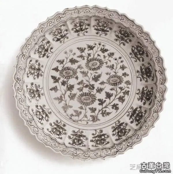 如何鑒別明朝洪武瓷器的真偽