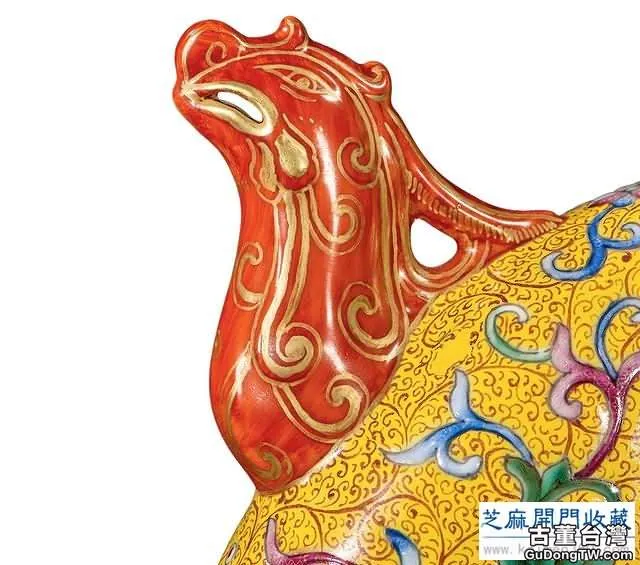 乾隆 粉彩描金寶相花卷草紋鳳首扁壺