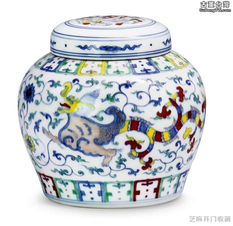 明清斗彩瓷器的發展特徵與收藏鑒賞