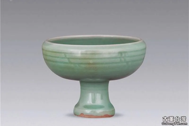 梅子青釉瓷器