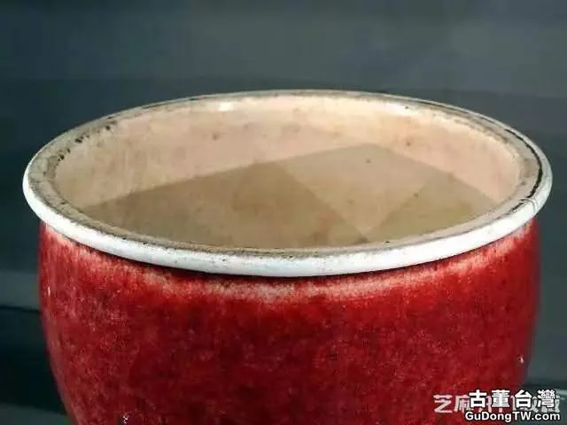 「脫口垂足郎不流」，為何郎窯紅仿品大多有形無神，有色無彩？