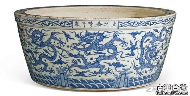 嘉靖 青花九龍海水紋大缸