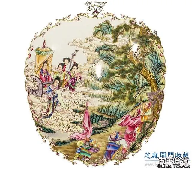 雍正 粉彩描金開光王母出行圖摩羯耳蓋瓶