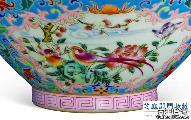 雍正 粉彩纏枝蓮紋笠式碗
