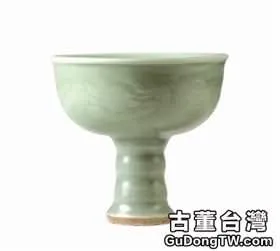 明代龍泉官窯龍紋碗