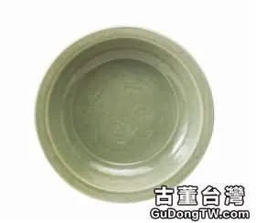 明代龍泉官窯龍紋碗
