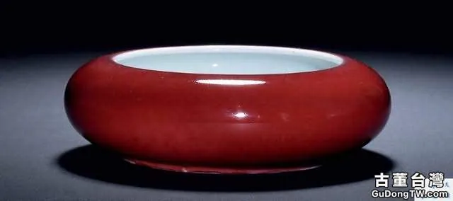 清 康熙豇豆紅釉瓷器有「尤物醉釉」之稱