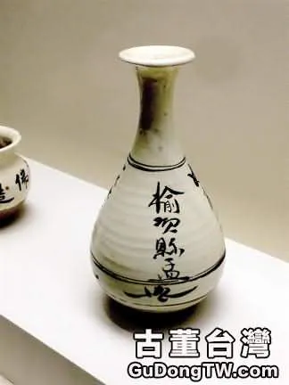 金代·榆次窯白釉黑彩玉壺春瓶 中國國家博物館藏