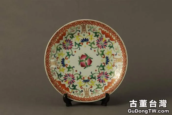 清嘉慶瓷器粉彩福壽紋盤