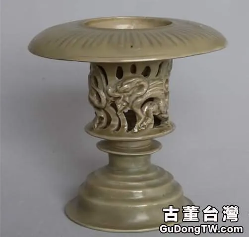 耀州窯青釉貼花龍紋復層式熏爐