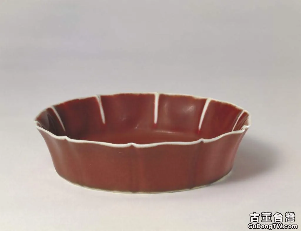 鮮紅釉葵花式洗