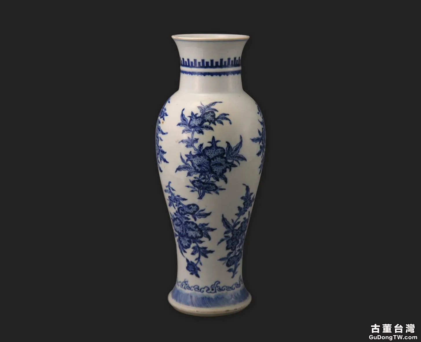 清雍正瓷器青花折枝花卉瓶 