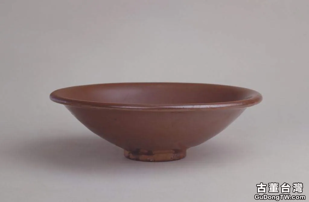 耀州窯醬釉碗